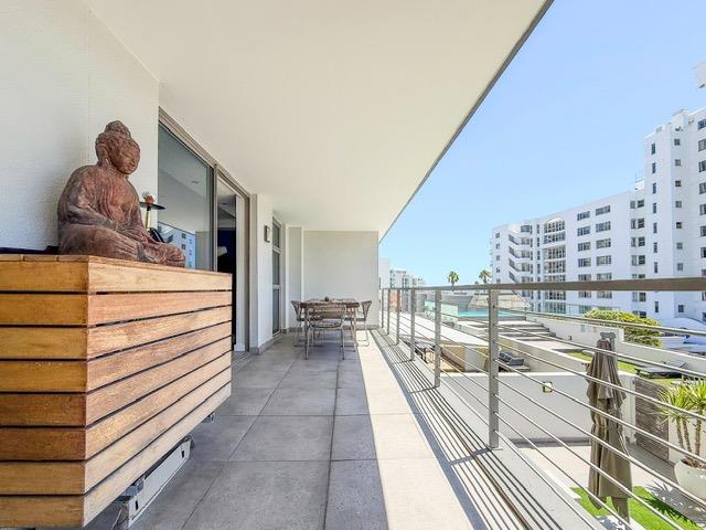 2 Bedroom Property for Sale in Sea Point Western Cape